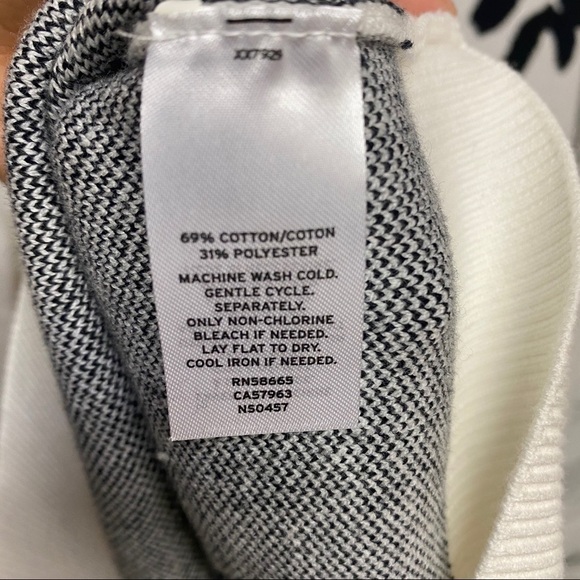 14th & Union Floral Jacquard Knit Sweater Oversize - Picture 8 of 8